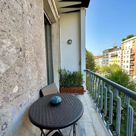 Lux Contemporary Flat - Porta Romana Apartment *